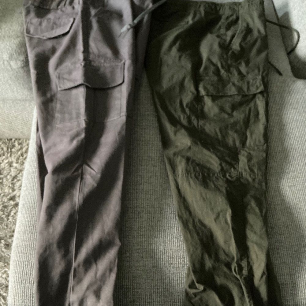 2 pair of men’s cargo joggers (1 grey &1 olive green)
